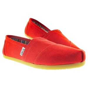 TOMS women's Red Canvas Slip-On Shoes , new with tah